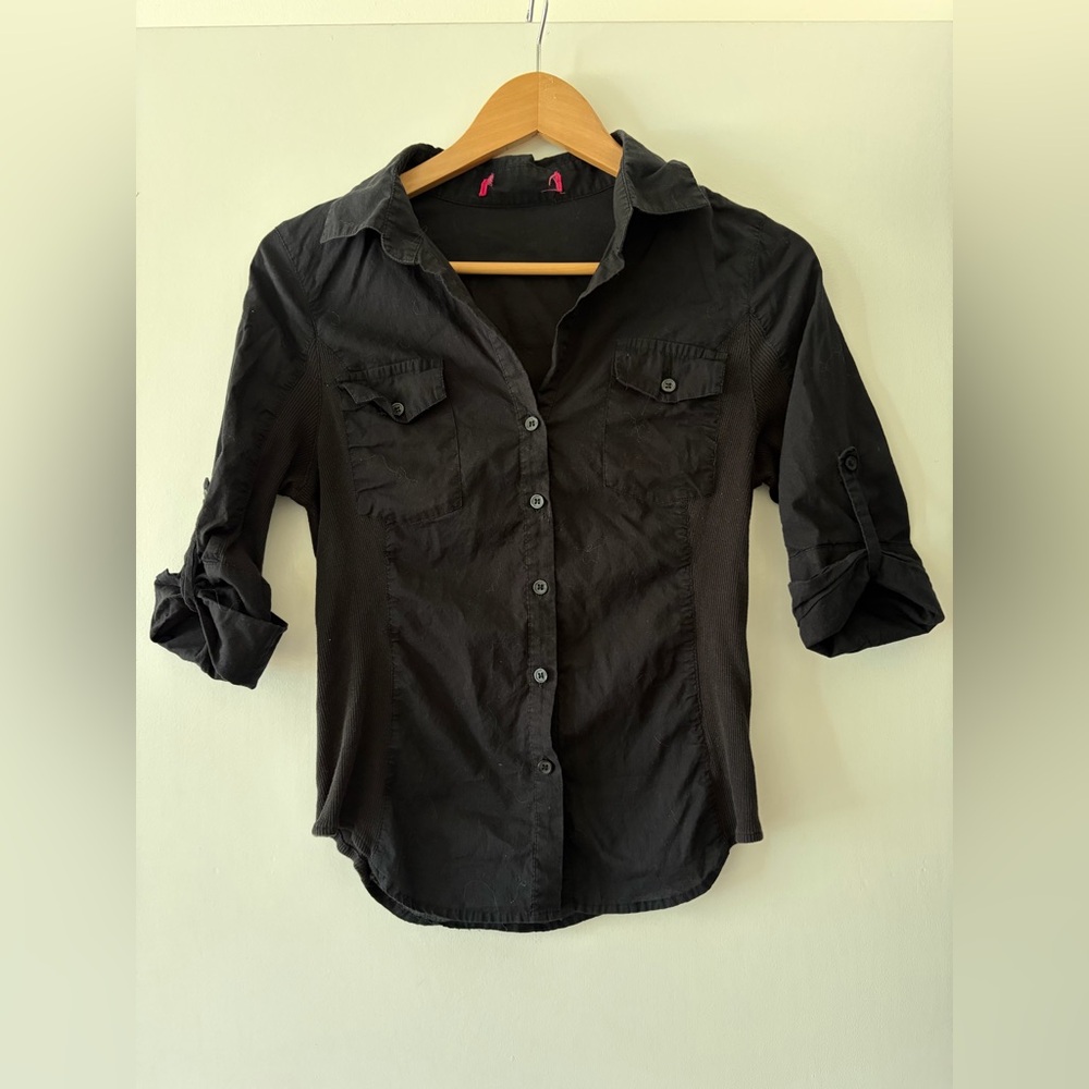 Women’s lightweight button up